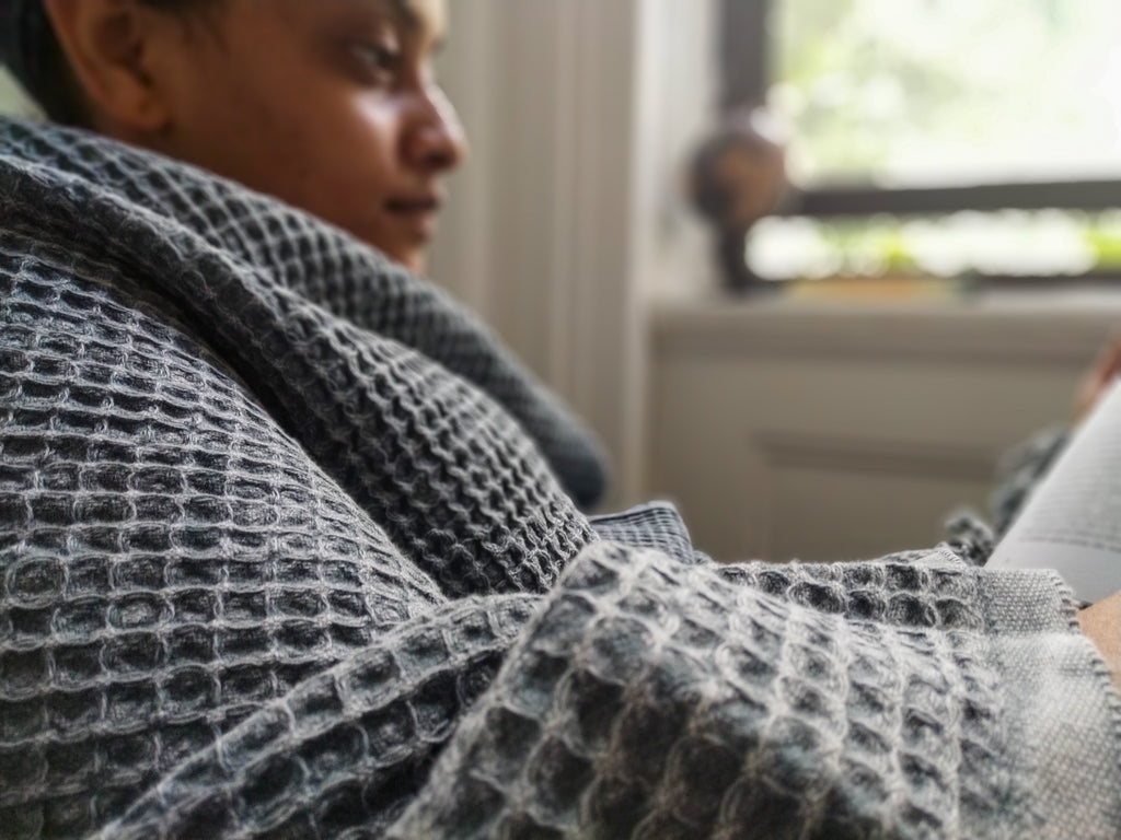 COMFY Yatak Örtüsü | Mavimsi Gri ya da Fildişi rengi, Taşlanmış image 10