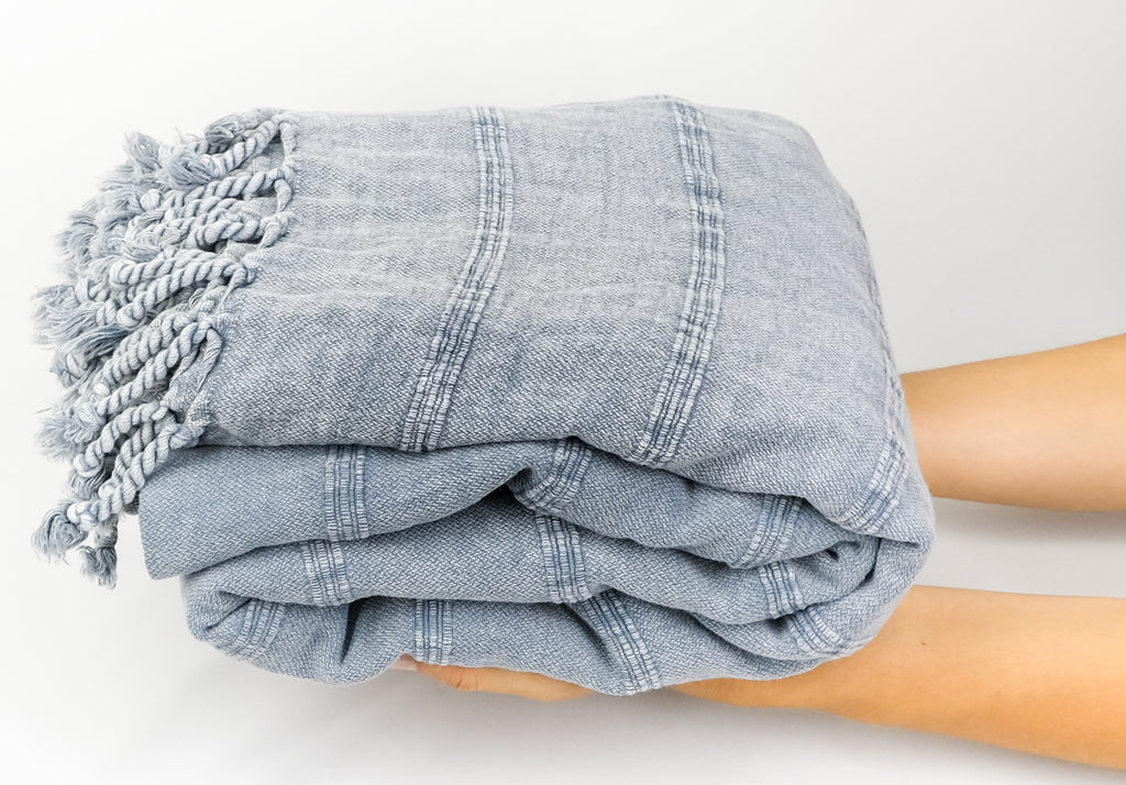 SERENE Yatak Örtüsü | Gri, Taşlanmış image 1