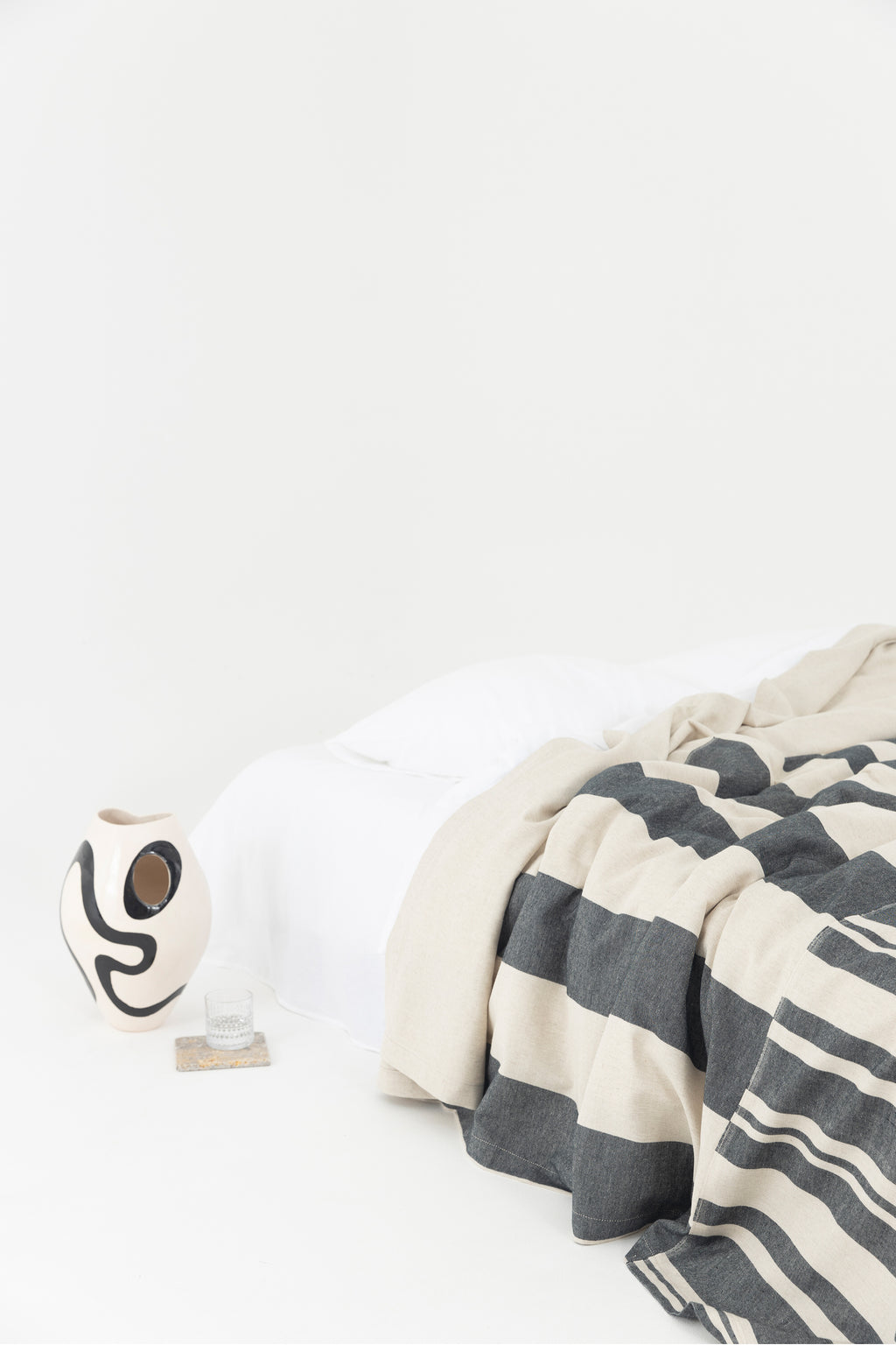 The Hues  #7 Yatak Örtüsü – Sınırlı Sayıda El Yapımı Konfor image 3