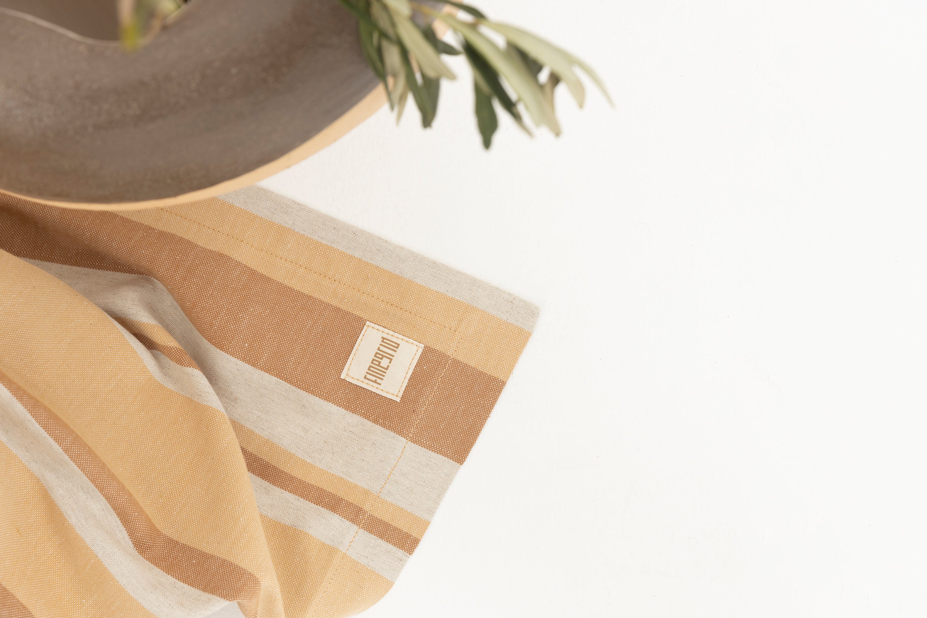 The Hues #2 Yatak Örtüsü – Sınırlı Sayıda El Yapımı Konfor image 6