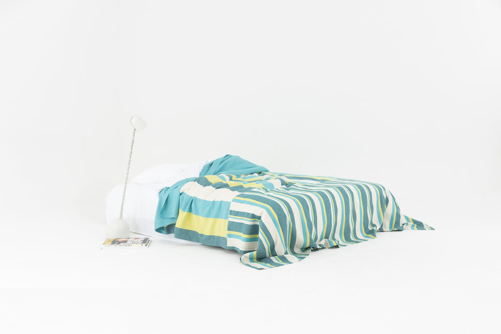 The Hues #4 Yatak Örtüsü – Sınırlı Sayıda El Yapımı Konfor image 0