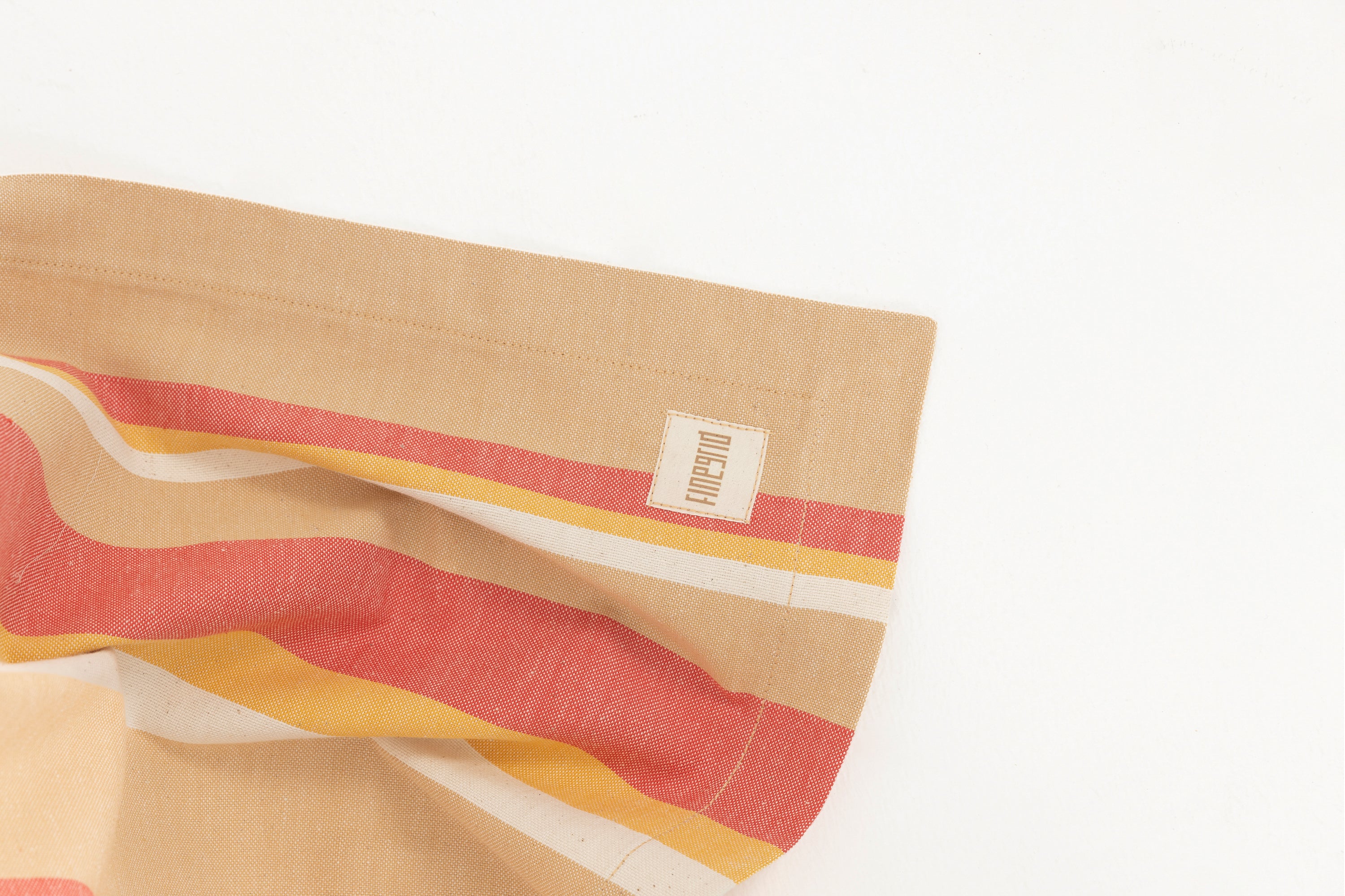 The Hues #1 Yatak Örtüsü – Sınırlı Sayıda El Yapımı Konfor image 5