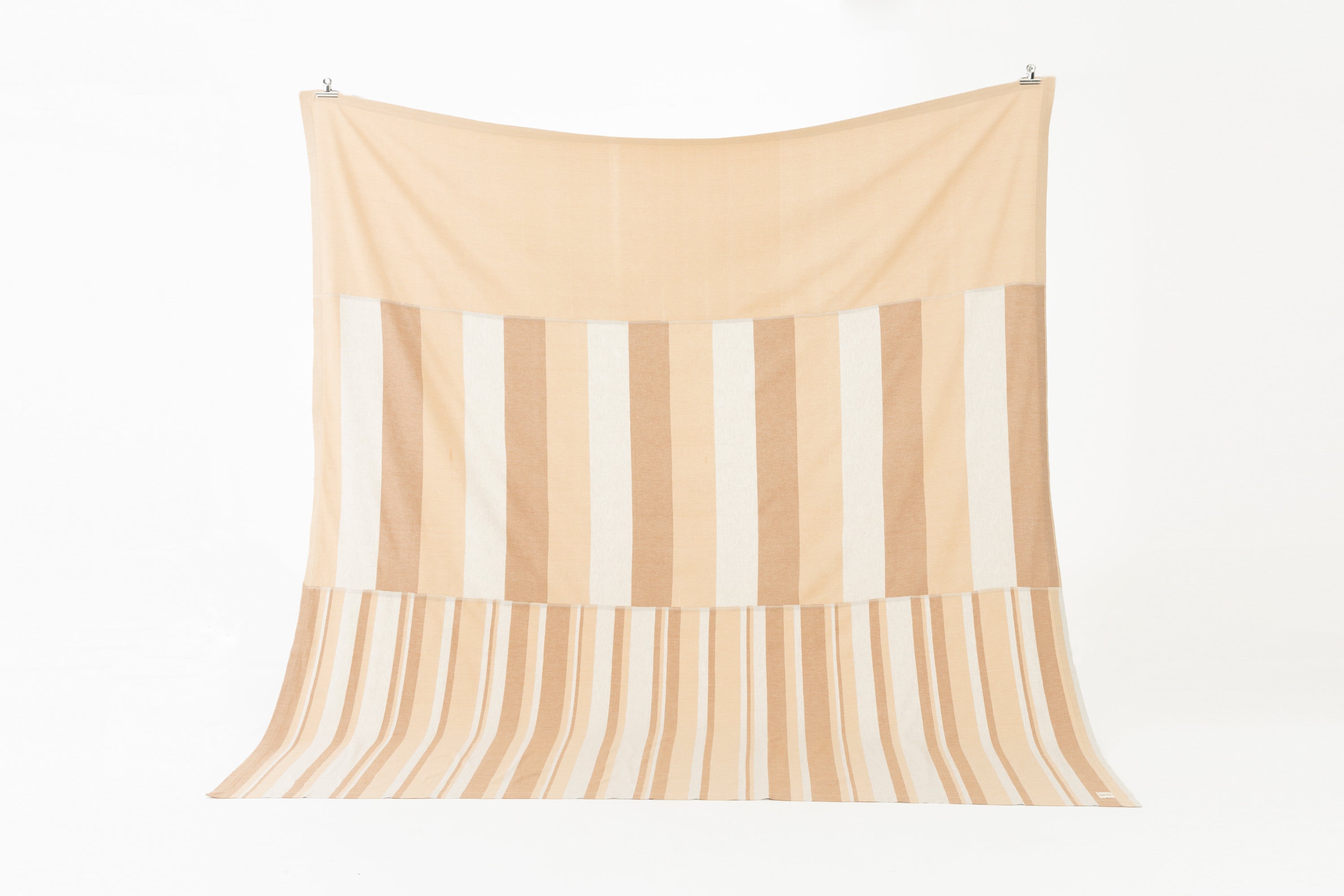 The Hues #2 Yatak Örtüsü – Sınırlı Sayıda El Yapımı Konfor image 5