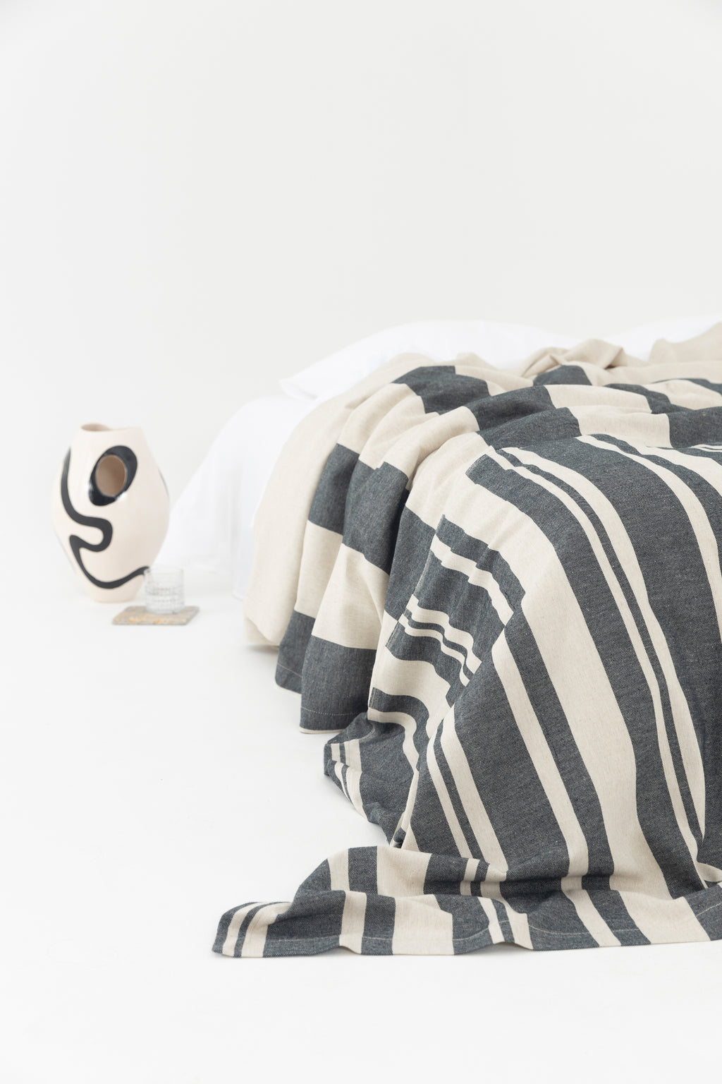 The Hues  #7 Yatak Örtüsü – Sınırlı Sayıda El Yapımı Konfor image 2