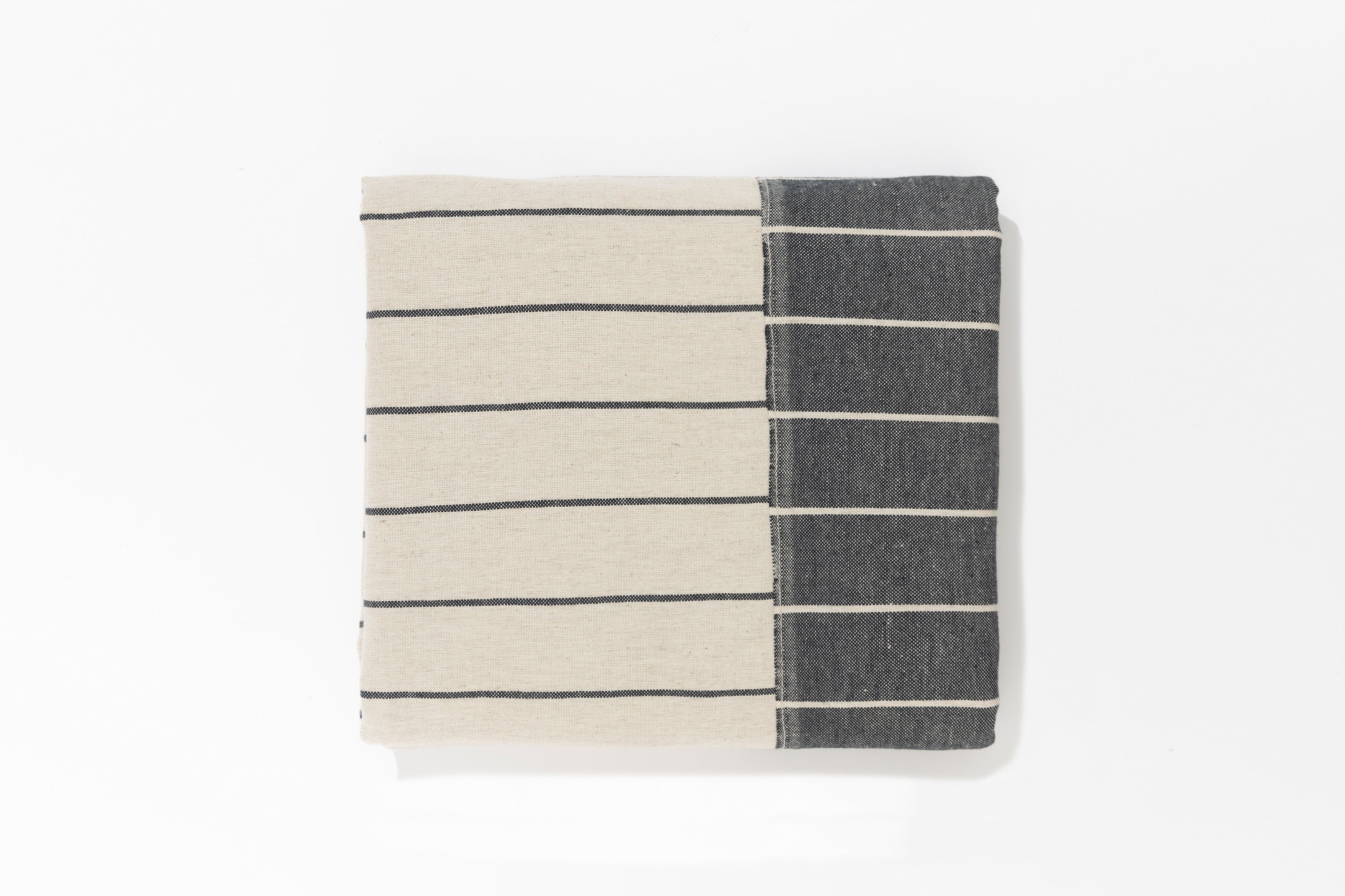 The Hues #8 Yatak Örtüsü –Sınırlı Sayıda El Yapımı Konfor image 5