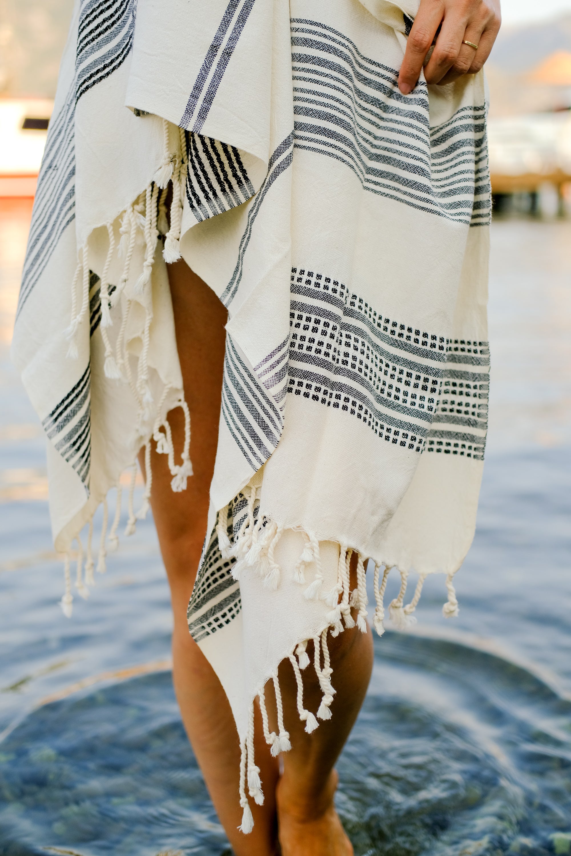 CHARM El Dokuması Peştemal, Siyah Beyaz image 4