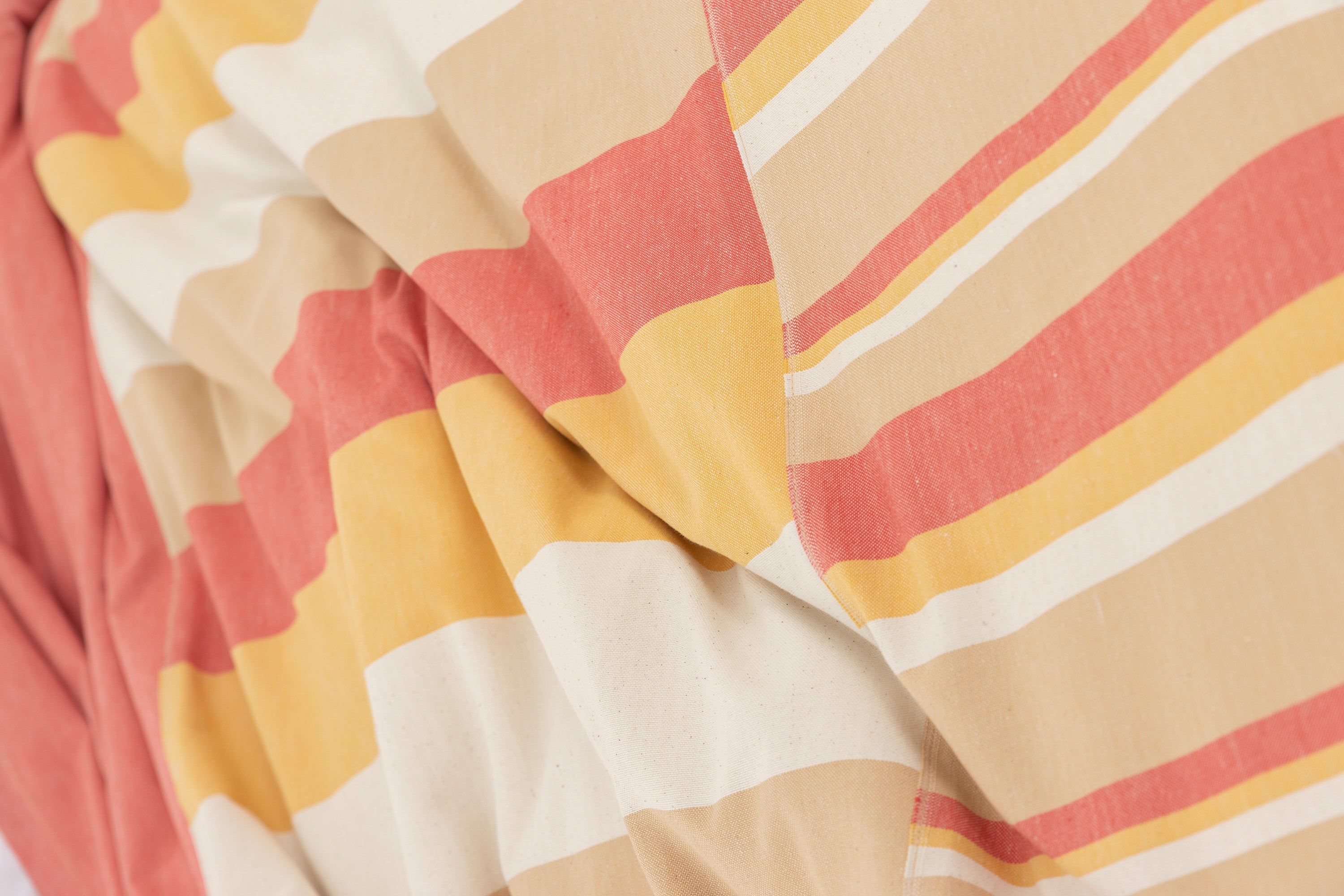 The Hues #1 Yatak Örtüsü – Sınırlı Sayıda El Yapımı Konfor image 3