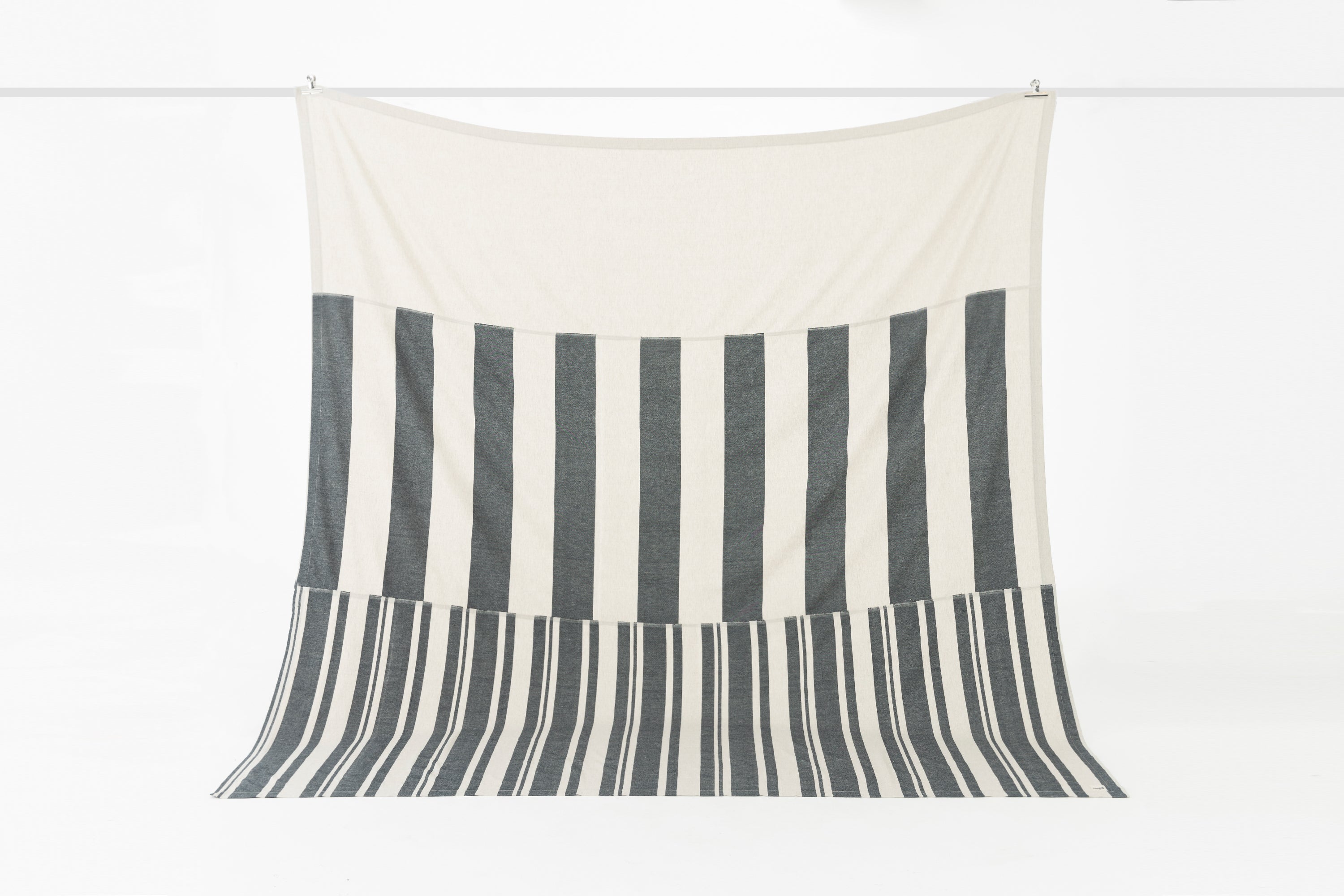 The Hues  #7 Yatak Örtüsü – Sınırlı Sayıda El Yapımı Konfor image 7