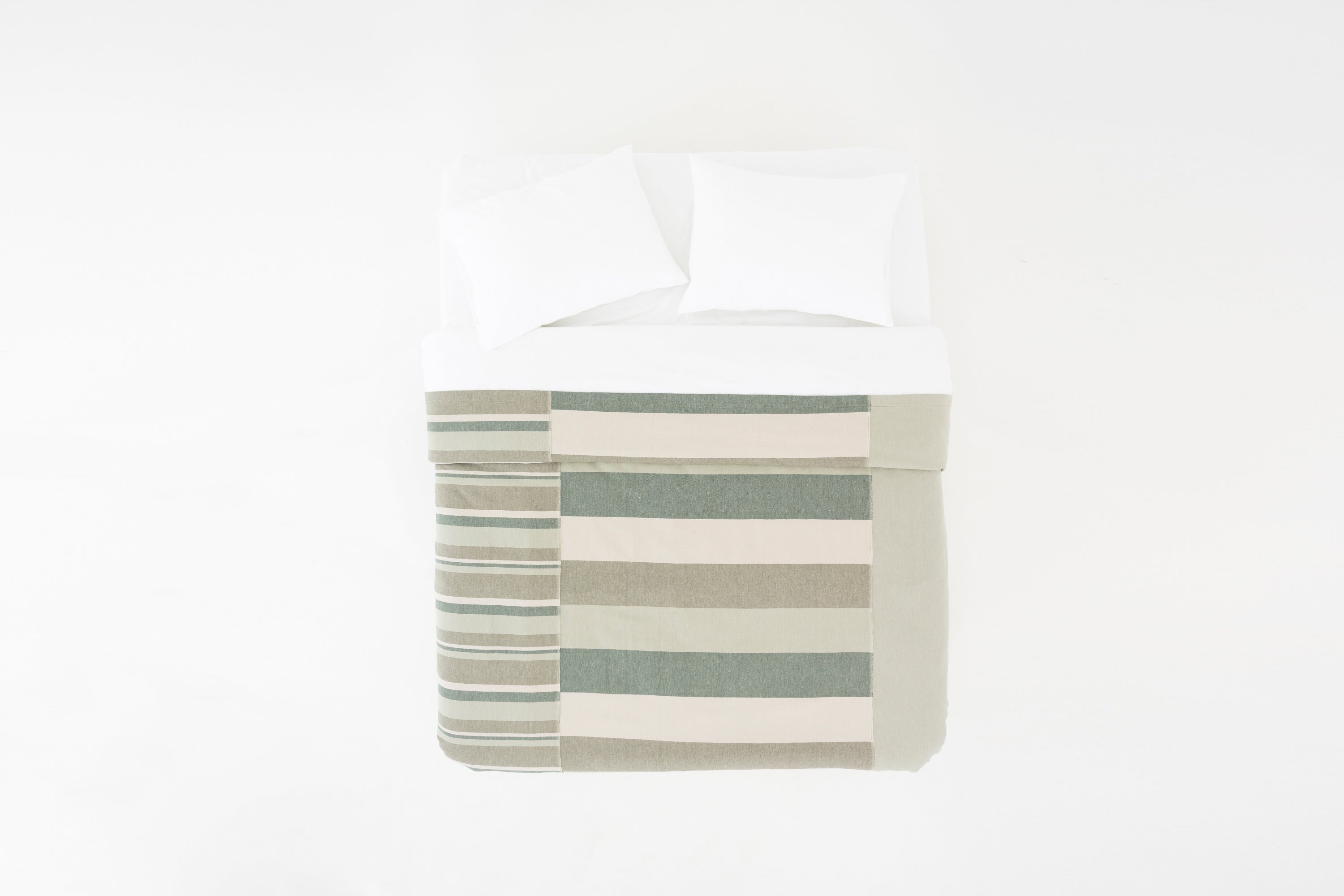 The Hues #3 Yatak Örtüsü – Sınırlı Sayıda El Yapımı Konfor image 1