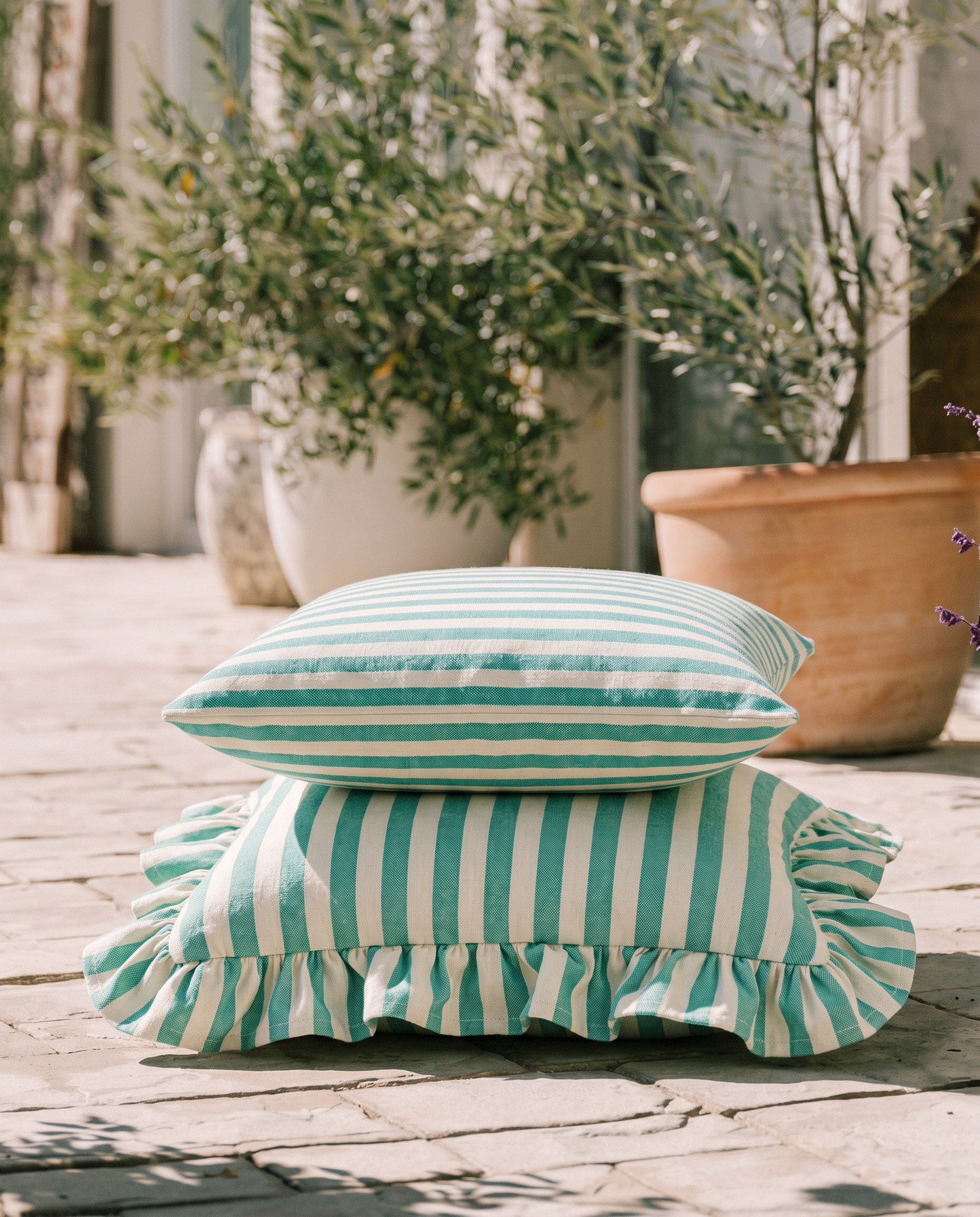 RUFFLE Pillow